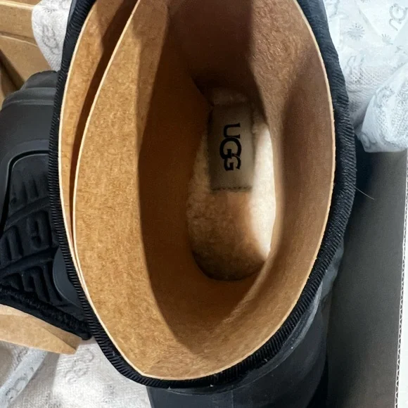 UGG Black Rain & Snow Boots with Elastic Panels - Picture 5 of 8